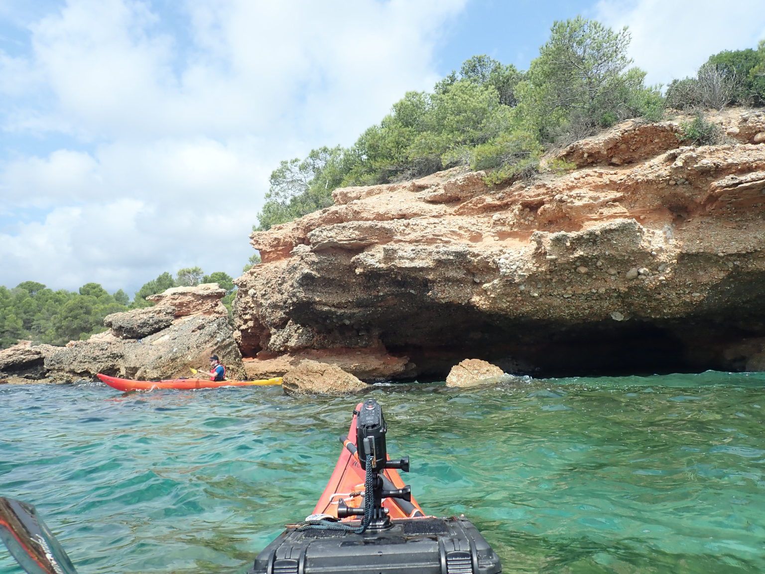 Ruta en kayak per la costa de l’Ampolla a les Terres de l’Ebre en aigües clares