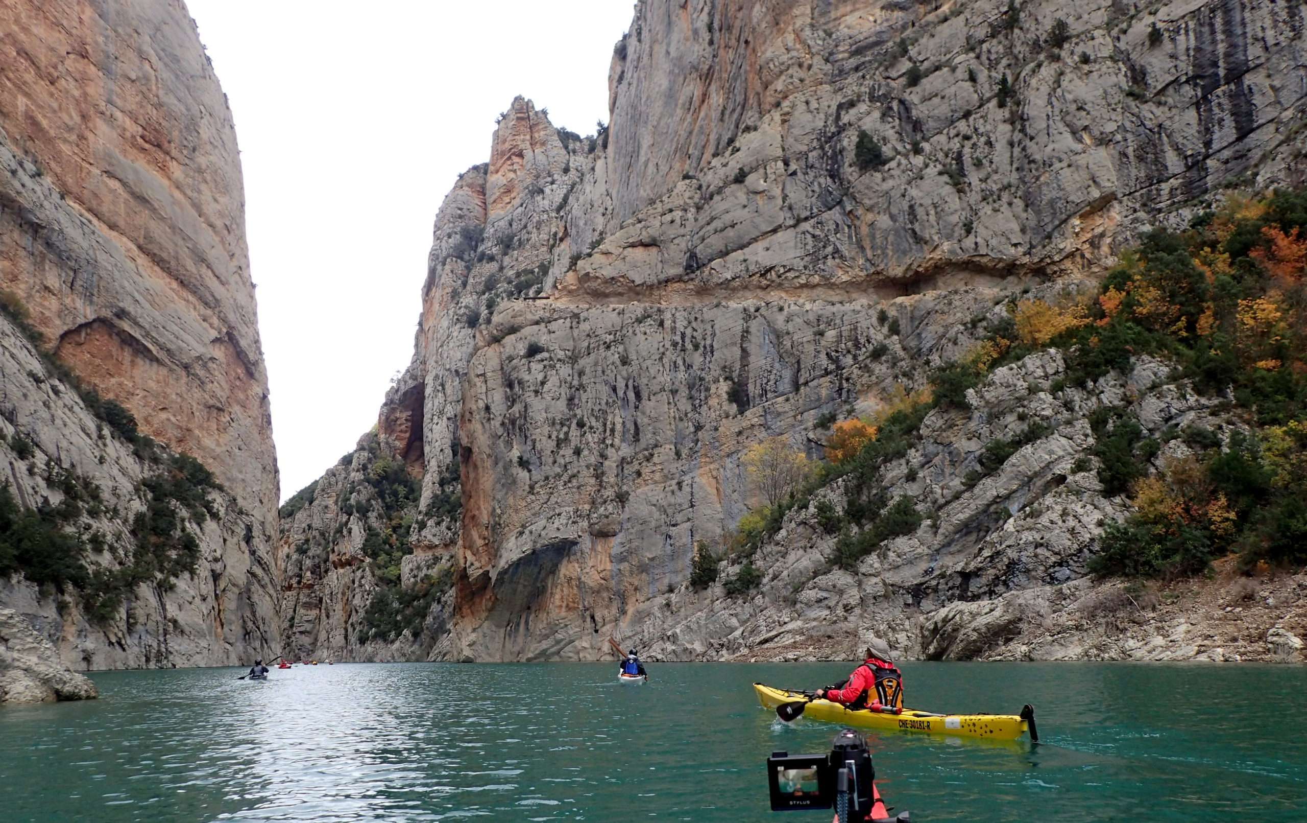 kayak al estret de Montrebei per deltaventur i kayakebre
