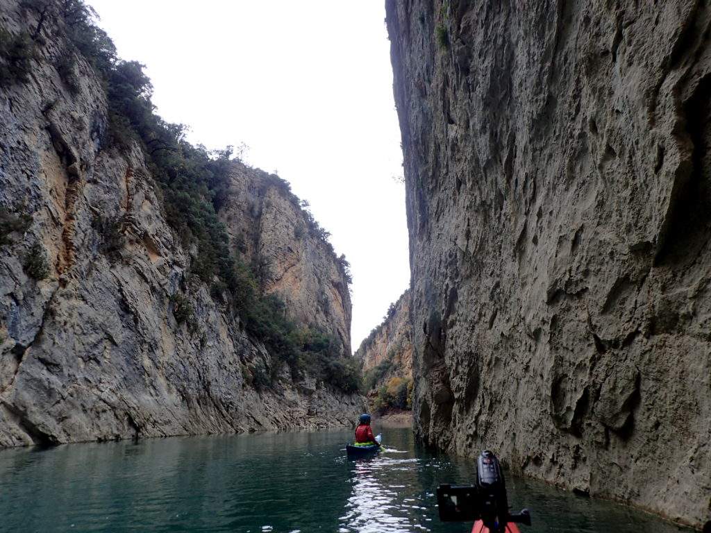 indrets espectaculars al congost de montrebei kayak per deltaventur i kayakebre