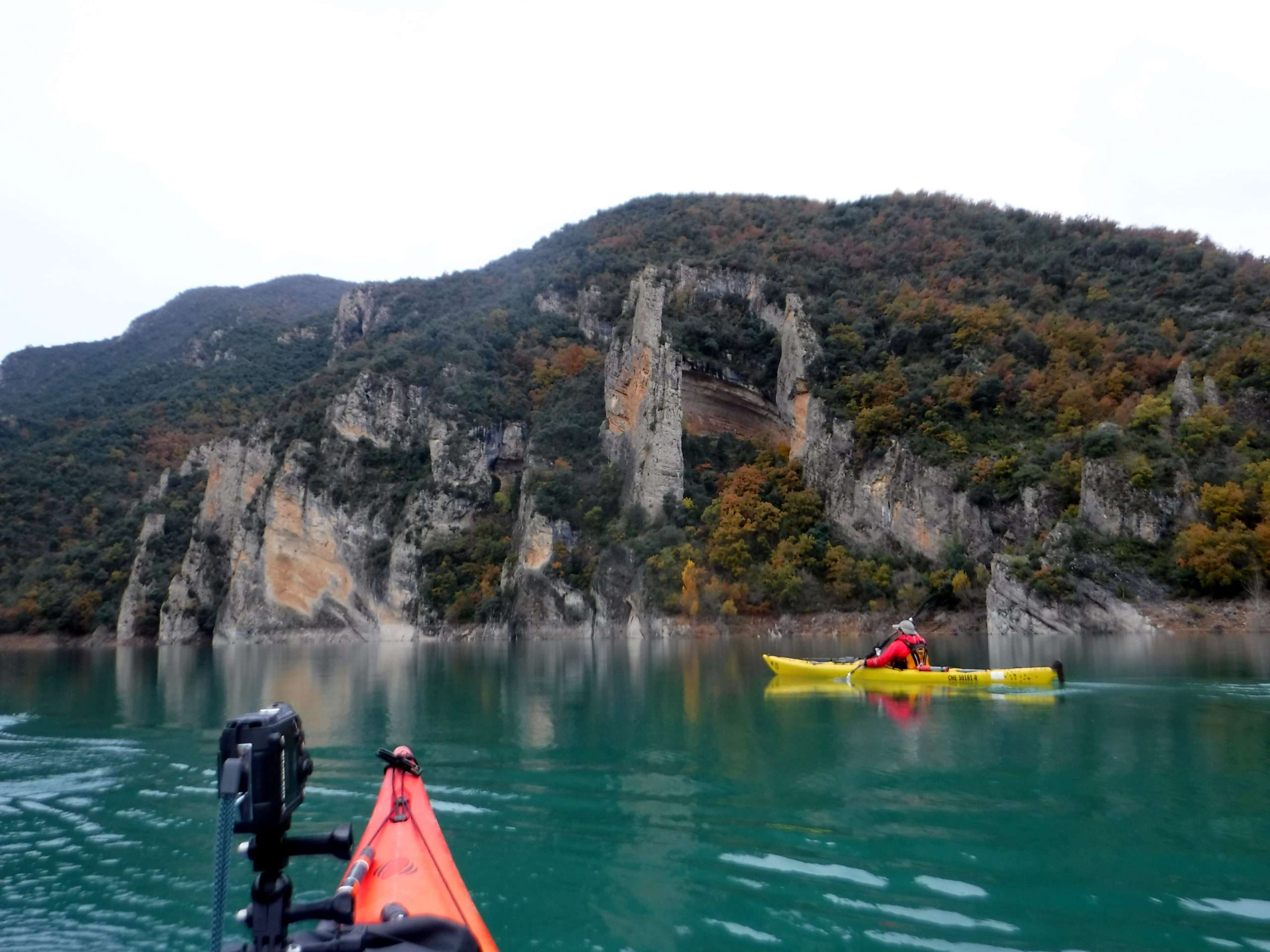 indrets espectaculars al congost de montrebei kayak per deltaventur i kayakebre