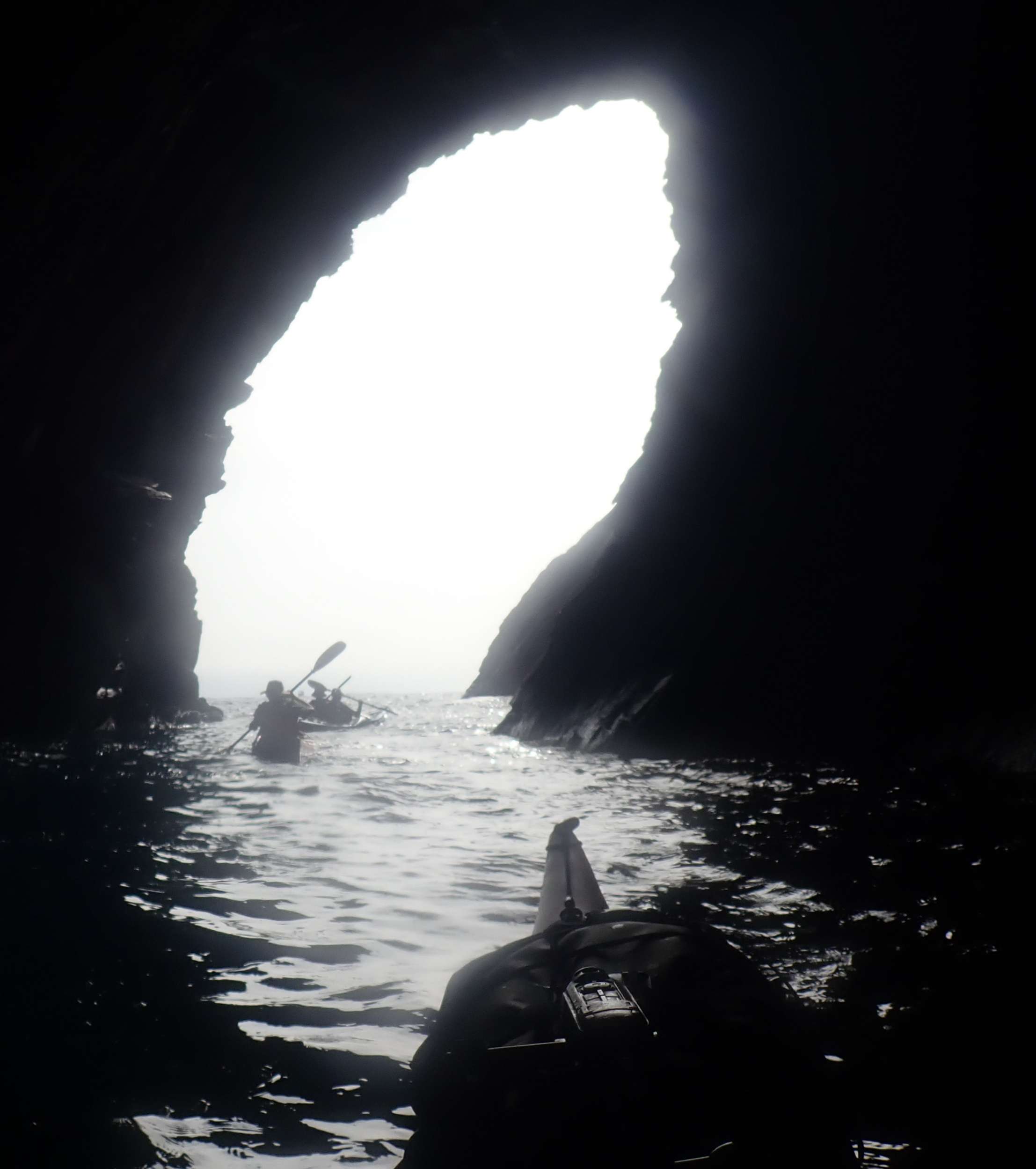 cova del infern a cap de creus, experiencia en kayak per deltaventur i kayakebre
