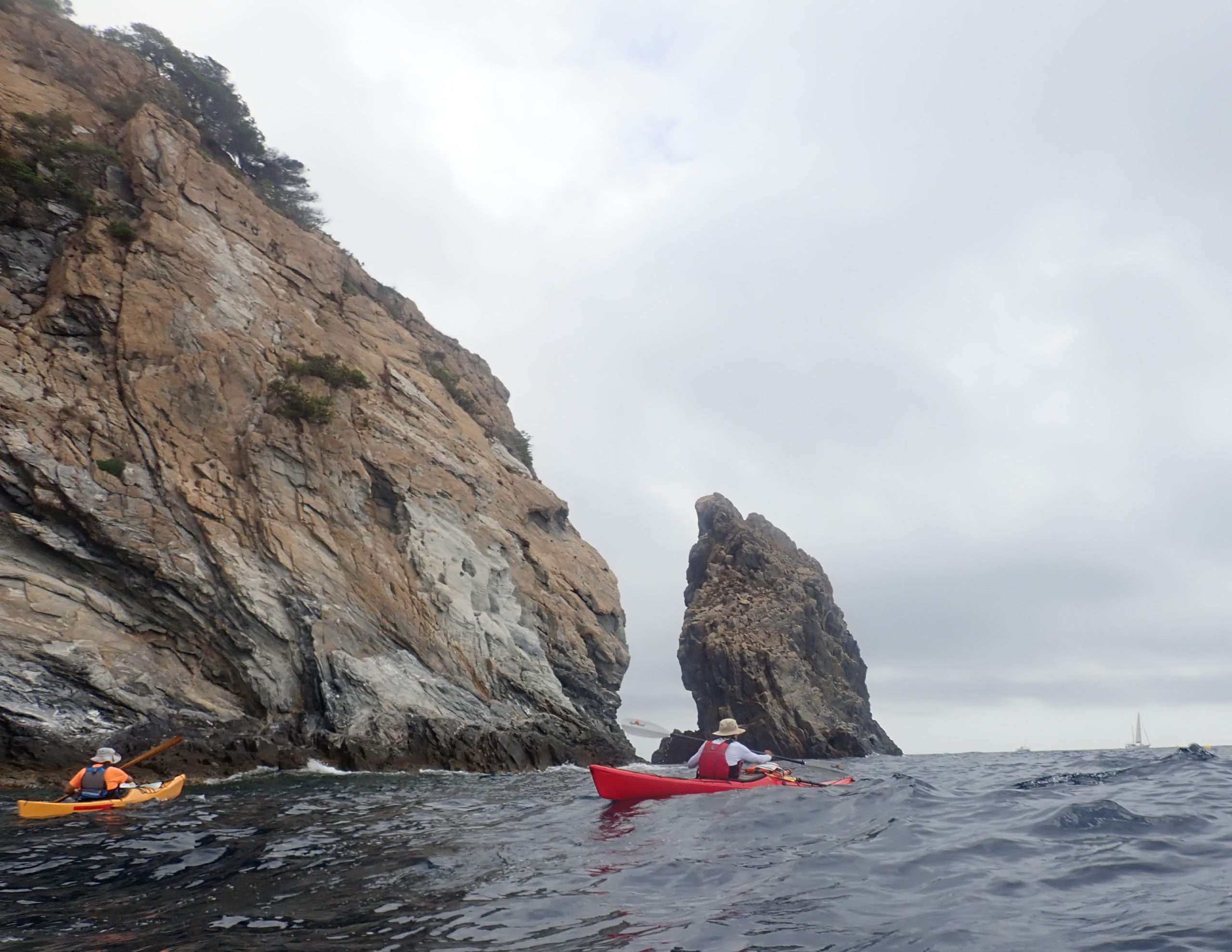 kayak experiencia amb deltaventur i kayakebre, van visitar el indret de cap de creus