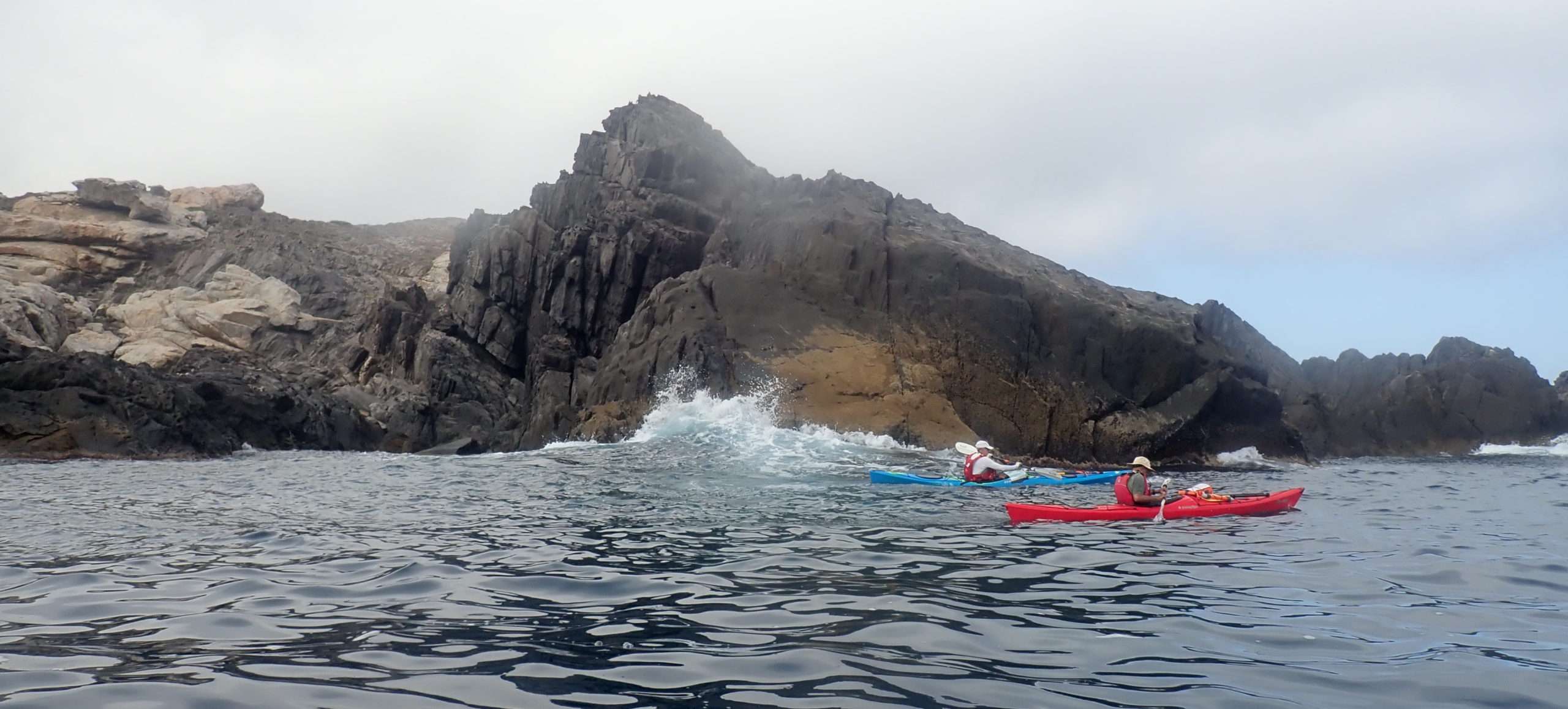 cova del infern a cap de creus, experiencia en kayak per deltaventur i kayakebre