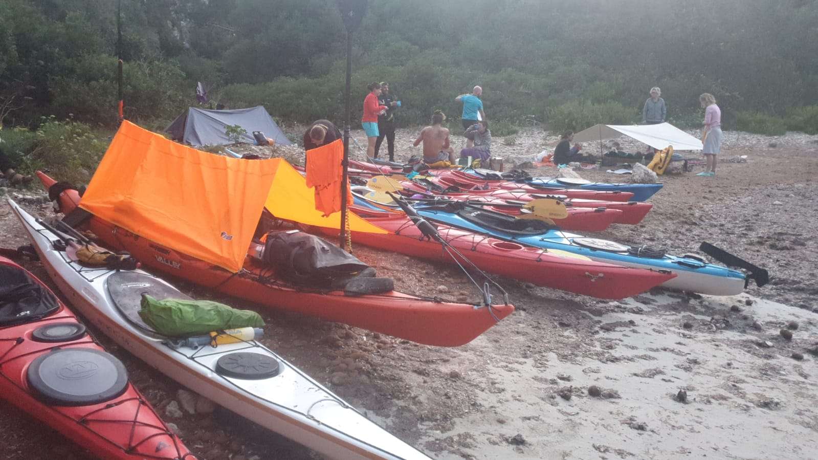 volta menorca en kayak per kayakebre i deltaventur