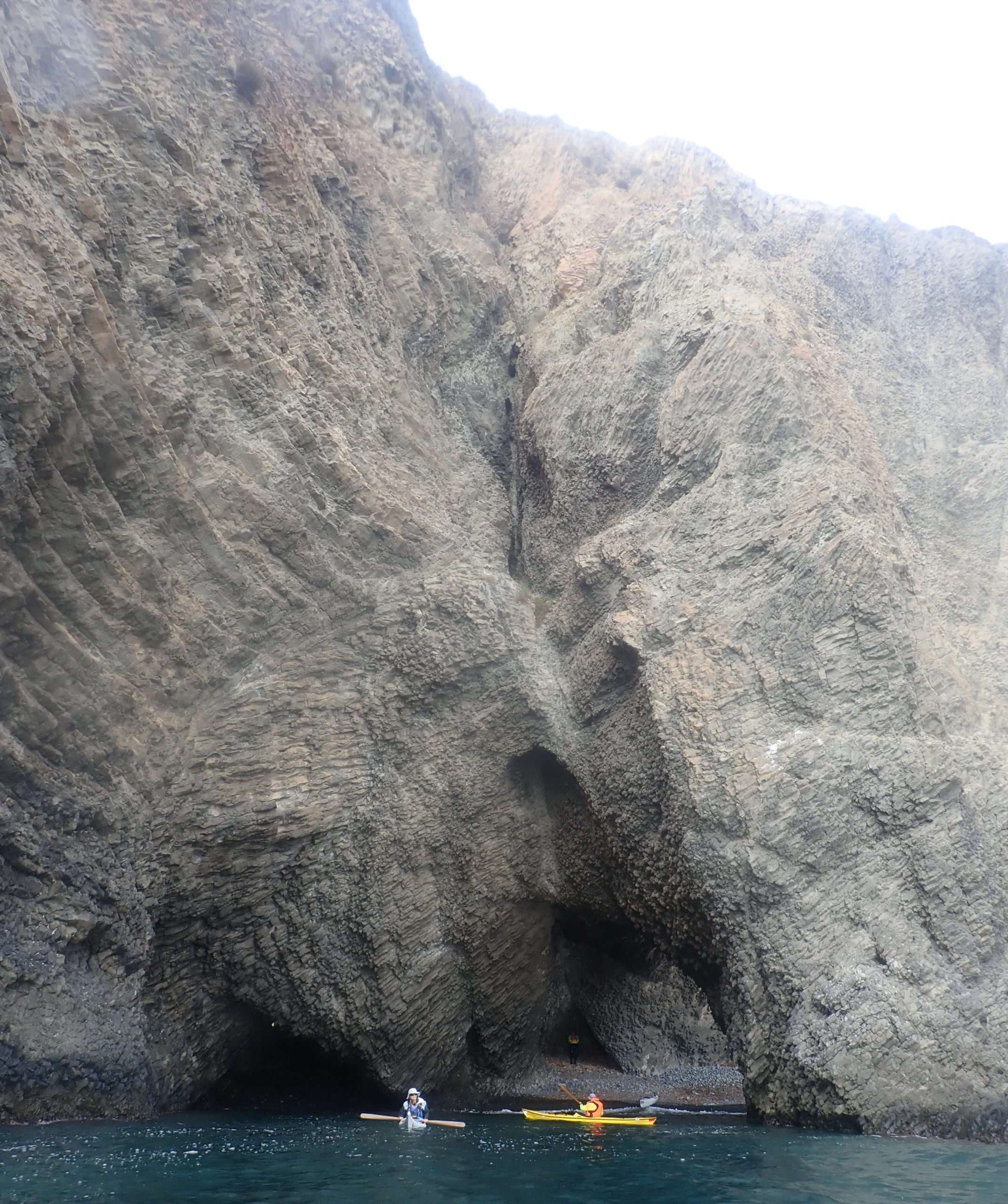 formacio volcanica de cabo de gata. kayakebre i deltaventur